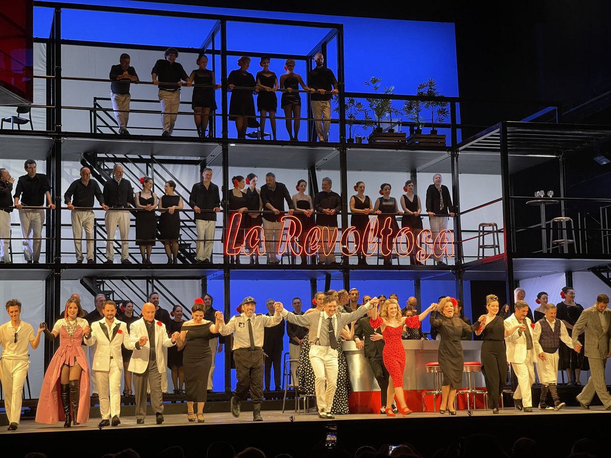 José María Cuéllar (@cuellar) on Twitter photo “El Bateo” y “La revoltosa” en el <a href="/TeatroZarzuela/">TeatrodelaZarzuela</a> Fantástica noche de zarzuela. Me ha gustado mucho la soprano <a href="/SofiaEsparza_/">Sofía Esparza Jáuregui</a> Mari Pepa. Y también descubrir una conexión que no conocía entre “La Revoltosa” y “La del manojo de rosas”. ⭐️⭐️⭐️⭐️⭐️ “El Bateo” y “La revoltosa” en el <a href="/TeatroZarzuela/">TeatrodelaZarzuela</a> Fantástica noche de zarzuela. Me ha gustado mucho la soprano <a href="/SofiaEsparza_/">Sofía Esparza Jáuregui</a> Mari Pepa. Y también descubrir una conexión que no conocía entre “La Revoltosa” y “La del manojo de rosas”. ⭐️⭐️⭐️⭐️⭐️