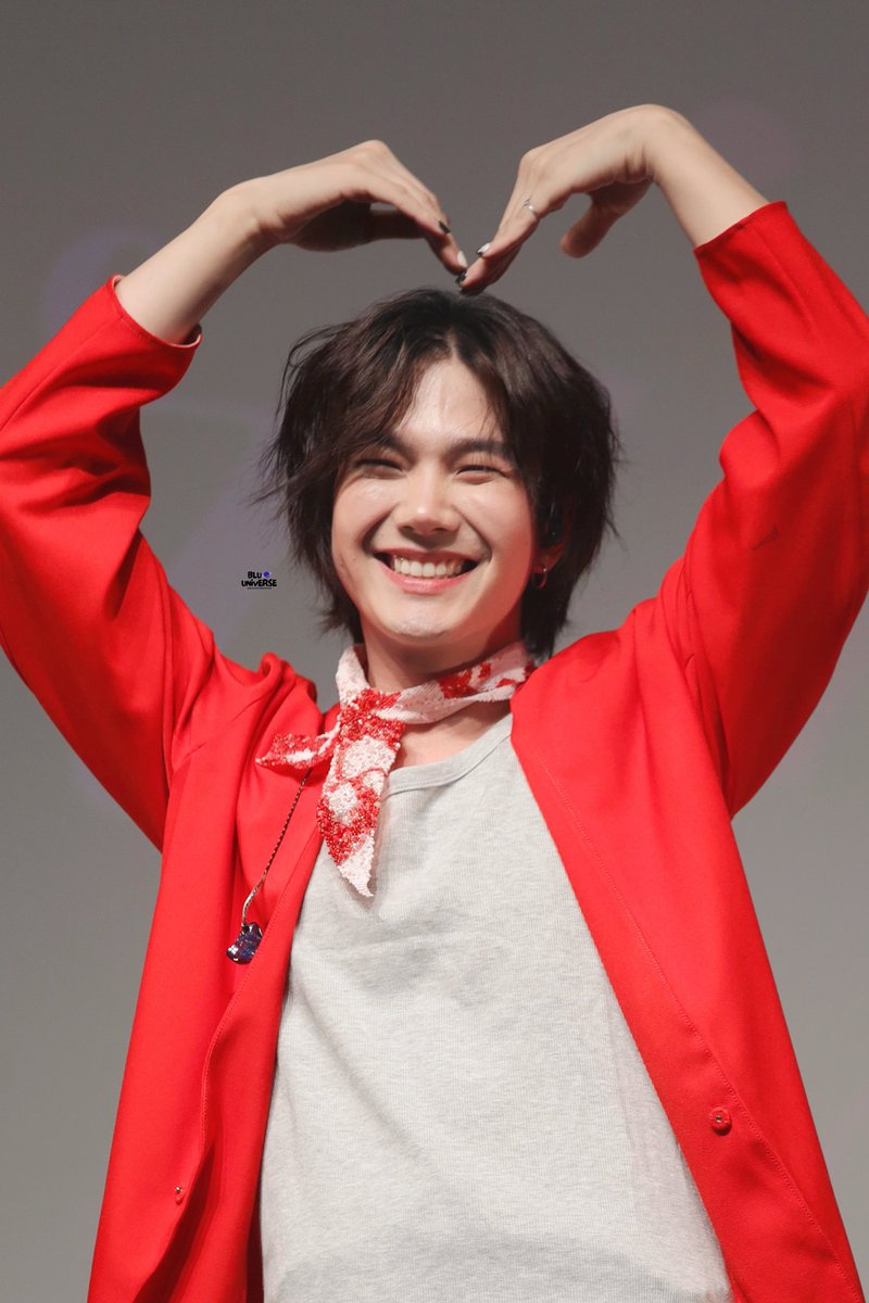 buildargfc's tweet photo. No tengo idea quién lo vistió para está oportunidad, pero si quiero agradecerle los colores q lo resaltan
El rojo 🫦

SPRING DATE WITH BUILD
#BuildJPFanmeeting2025

Cr: bluuniverse0406 buildfam https://t.co/FpRum7VKrC