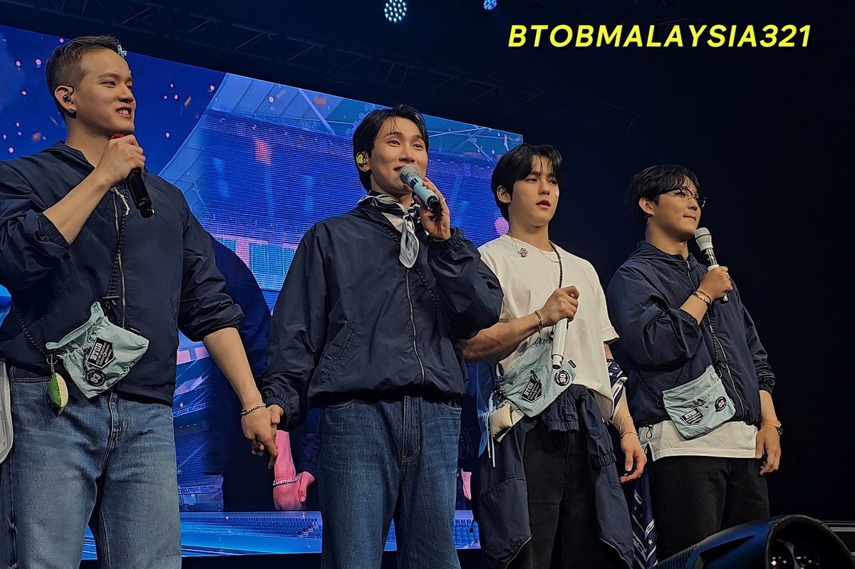 btobmalaysia321's tweet photo. thank you for coming to Malaysia❤️❤️❤️❤️

@BTOB_SEKwang @btob2mh @BTOB_IMHYUNSIK @PenielShin

#MELympic_IN_KL https://t.co/DUDa9xz9Wa