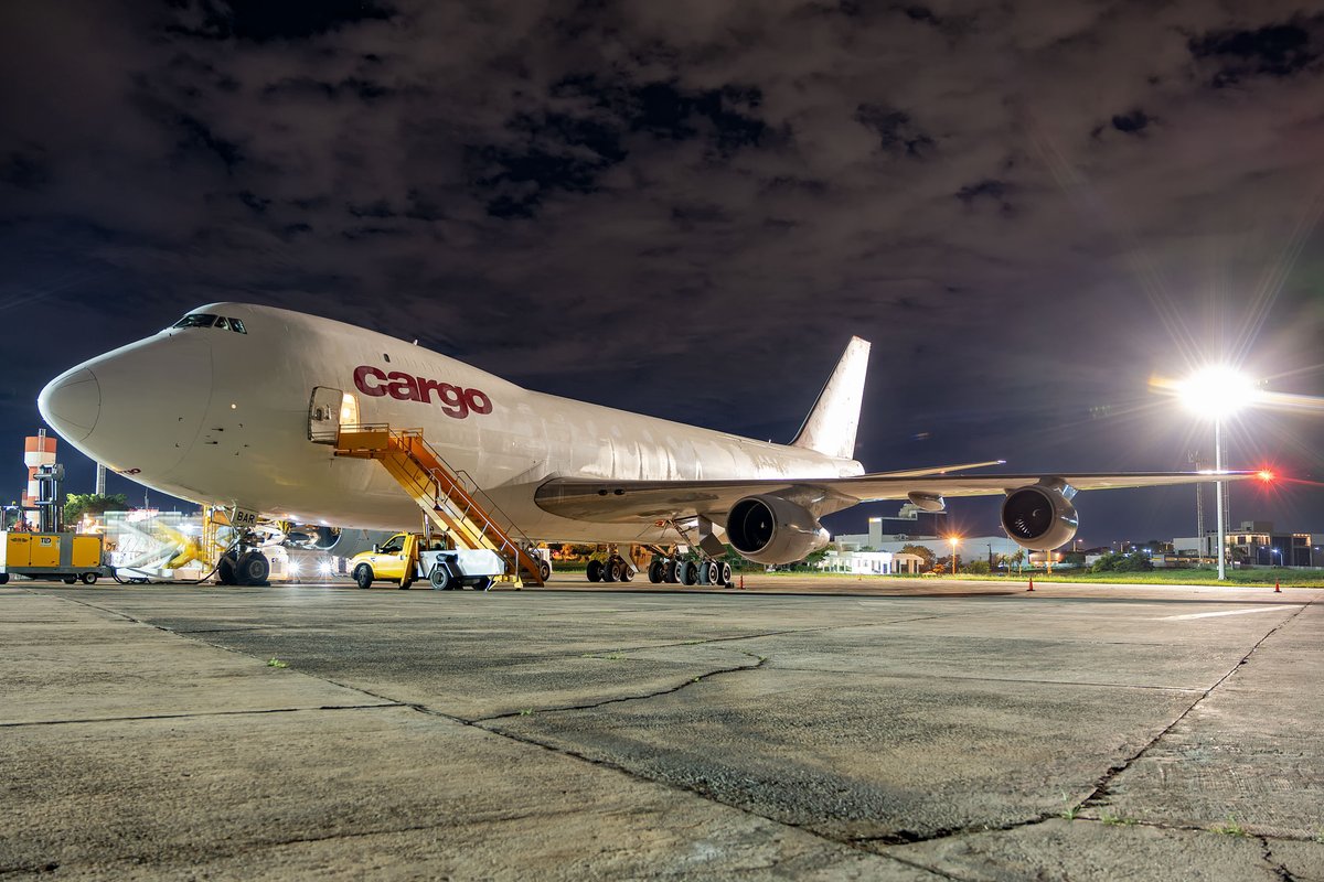 snao122's tweet photo. Hoy en día es raro poder observar a un veterano B747-243F. Sus potentes motores GE CF6 son músicas para los oídos. 😍😍😍😍
#ASUspotters by @aeronauticapy & @aviacionline https://t.co/mKDiRQRSyK