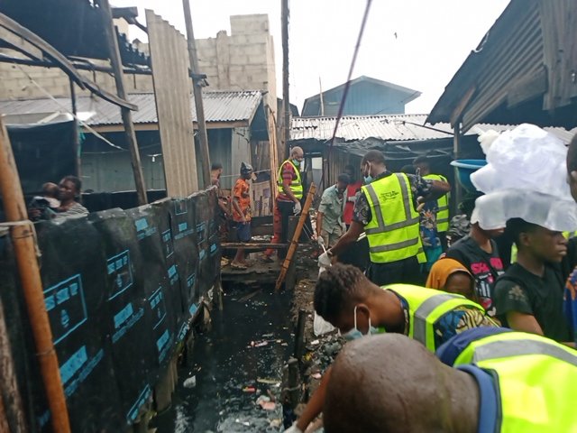 GreenFutureASD's tweet photo. #ThrowbackSaturday
WASH 4 URBAN SLUM 1.0 – Makoko wasn’t just a cleanup, it was a movement.
We raised awareness, cleaned key areas, and sparked conversations for change.
Now we’re gearing up for 2.0—and it’s going even deeper.
Join the movement.
☎️ 08115643688
#WASHForUrbanSlum https://t.co/HUTbTBxQ1d