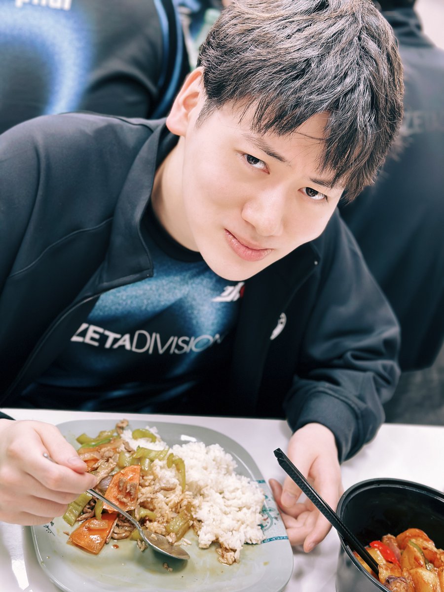 zeta_idv's tweet photo. 青椒肉絲ごはん🫑

#第五人格COAVIII https://t.co/yxDqWlFJls