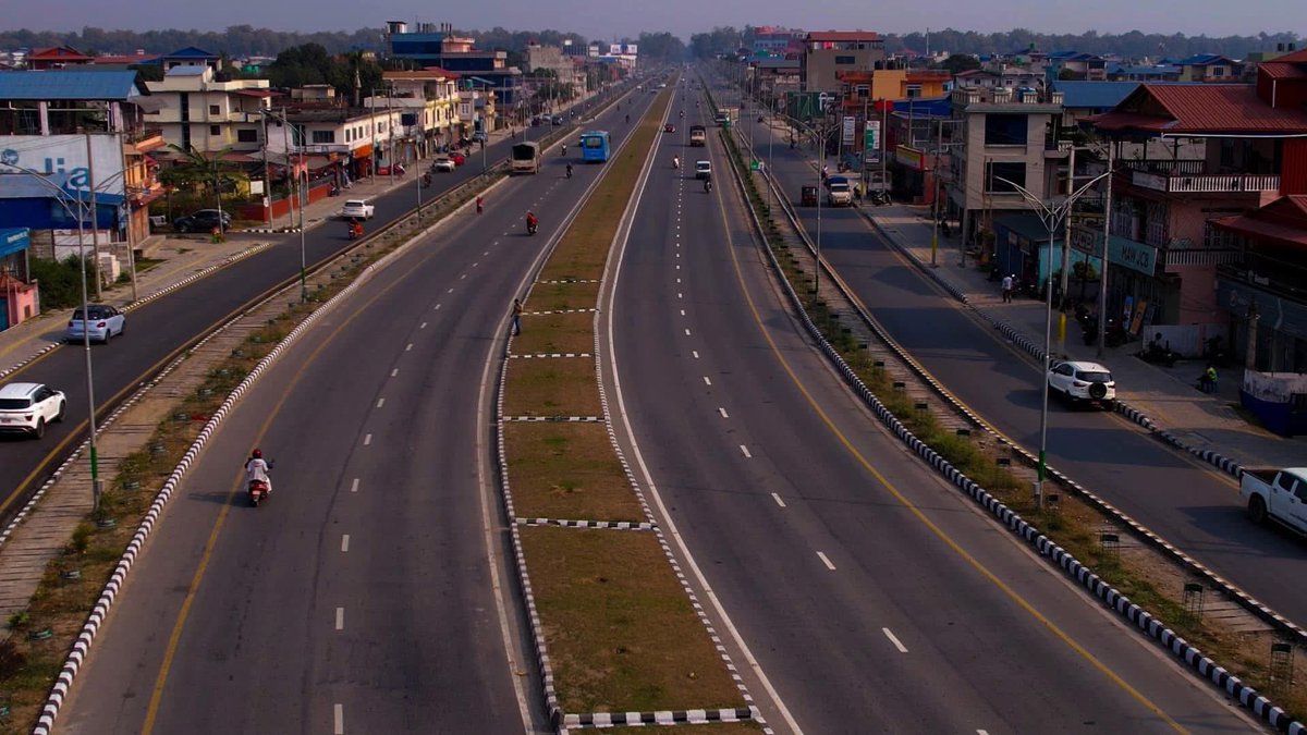 चितवनमा “६-लेन रोड” बन्यो र उद्घाटन भयो । “गौतम बुद्ध अन्तरार्ष्ट्रिय क्रिकेट रङ्गशाला” बन्दै छ । “राजनीतिक प्रतिशोध” को एकोहोरो रटानमा अल्मलँदा “विकास र सुशासन”को मुद्दामा “घण्टी” हराउँदै छ । चितवन, जहाँ हामी सबैभन्दा ठूलो दल हौँ, त्यहिँको विकासमा हामी हराउँदै छौँ । राम्रो काम