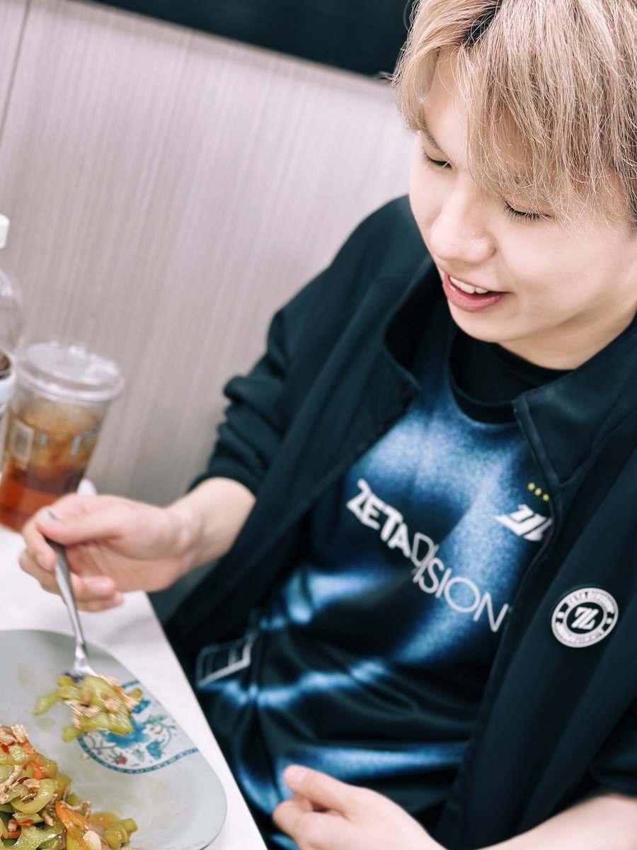 zeta_idv's tweet photo. 青椒肉絲ごはん🫑

#第五人格COAVIII https://t.co/yxDqWlFJls