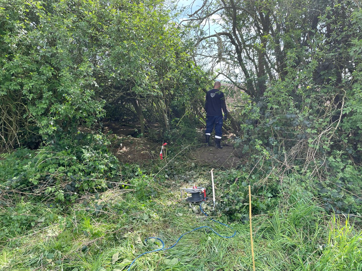 Gisterenavond heeft SSiB samen met <a href="/staatsbosbeheer/">Staatsbosbeheer</a>  bij diverse Dassenburchten (omgeving van Vlieringsbeek) een witte substantie aangetroffen in de pijpen. Vermoedelijk gaat het om een giftige stof. Er is direct opgeschaald, op dit moment zijn de schoonmaakwerkzaamheden gestart.