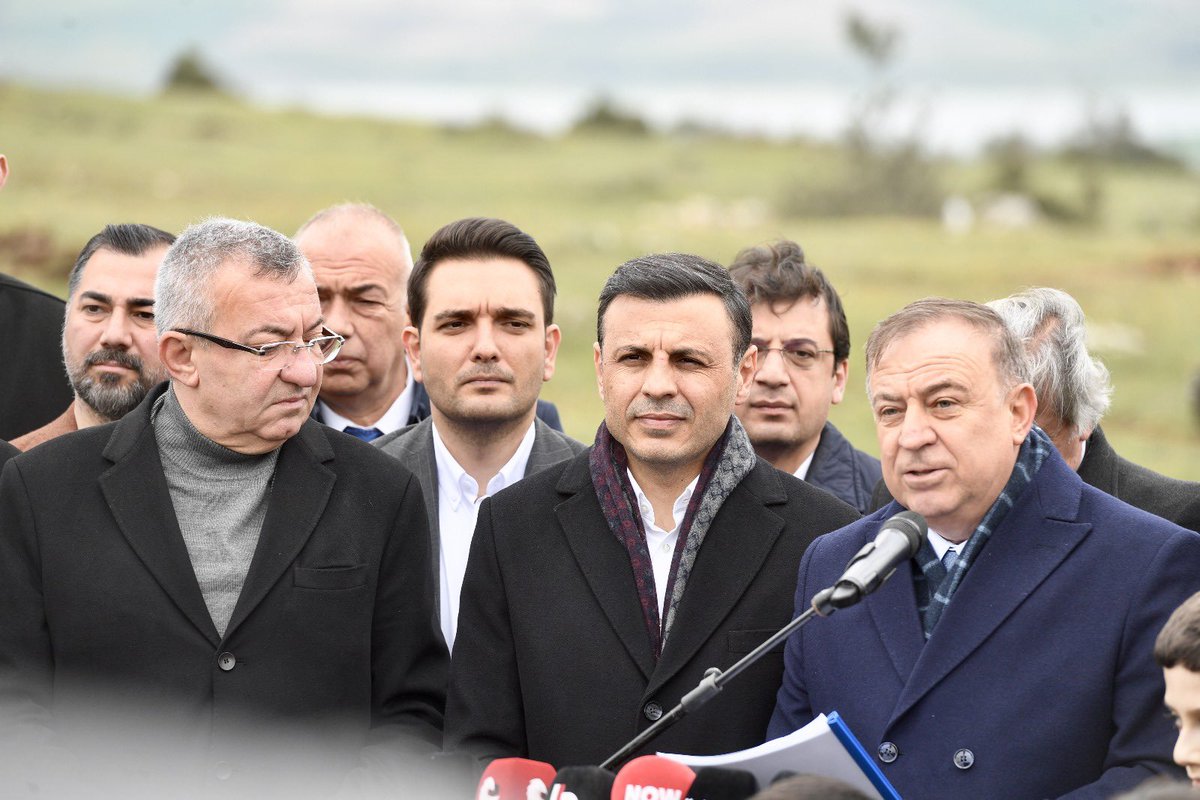 Özgür Çelik tweet media