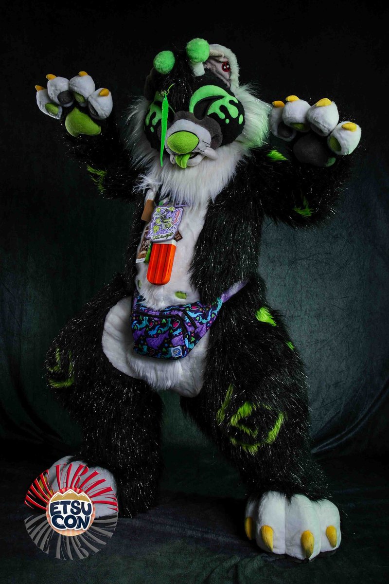 hushkee's tweet photo. some of my favorite photos i got taken at @ETSUConTN a few weeks back!! 💖

📸 - @the_variant_ 

#furry #furries #fursuit #fursuits #fursuiter #fursuiteveryday https://t.co/xnyhlDKyFX