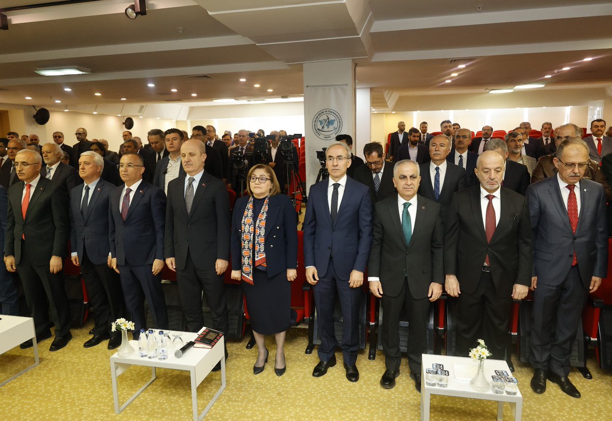 tidkonsey's tweet photo. Yükseköğretim Kurulu Başkanımız Prof. Dr. Erol ÖZVAR’ın katılımı ile 17 Nisan 2025 tarihinde Gaziantep İslam Bilim ve Teknoloji Üniversitesi’nin ev sahipliğinde, 29. İlahiyat ve İslami İlimler Fakülteleri Dekanlar Toplantısını Gerçekleştirdik. 
https://t.co/AaUGKxKzct https://t.co/eXsmNoWfhp
