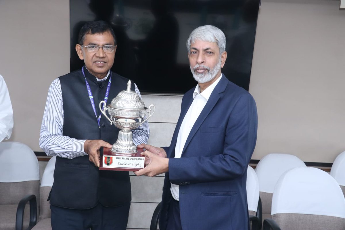 RINL_VSP's tweet photo. Hearty Congratulations! #RINL wins Coveted #SPSB EXCELLENCE TROPHY 2024-25 . The Trophy was presented to RINL by Chairman @SAILsteel & Chief Patron SPSB. @SteelMinIndia @hd_kumaraswamy @BjpVarma #winner https://t.co/isqPm4IwFS