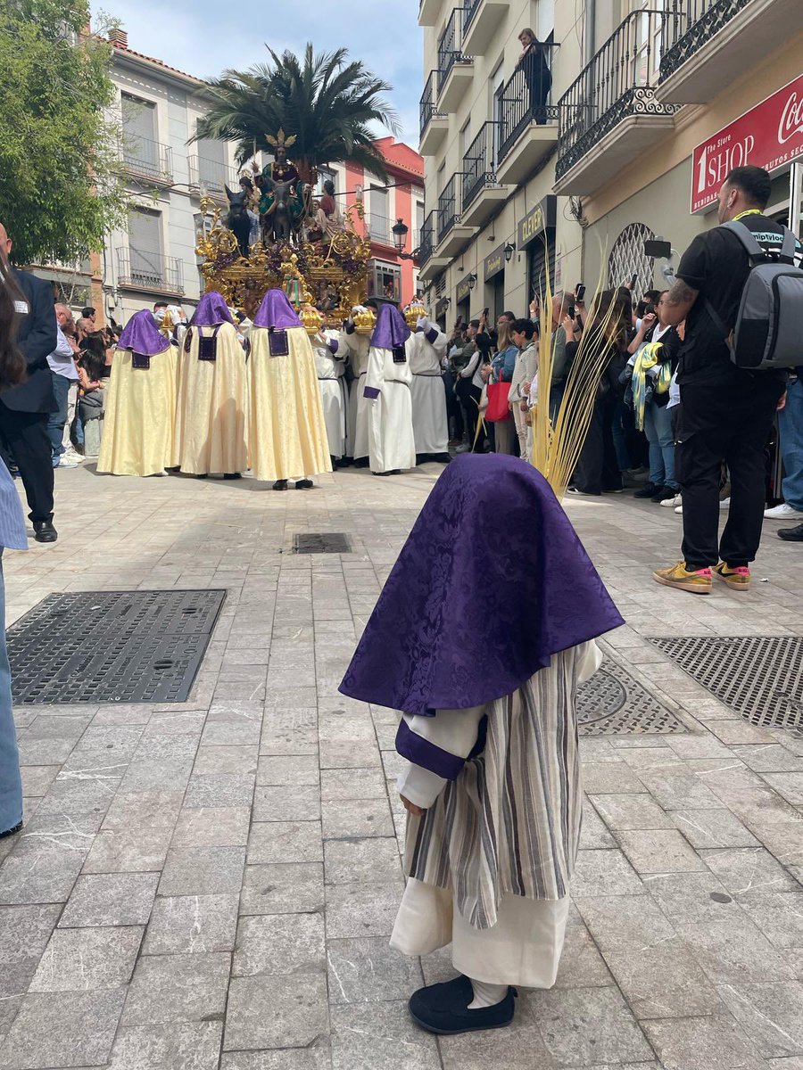 lauraabadilloo_'s tweet photo. “Dejad que los niños se acerquen a mi” https://t.co/oec5NPpjb8