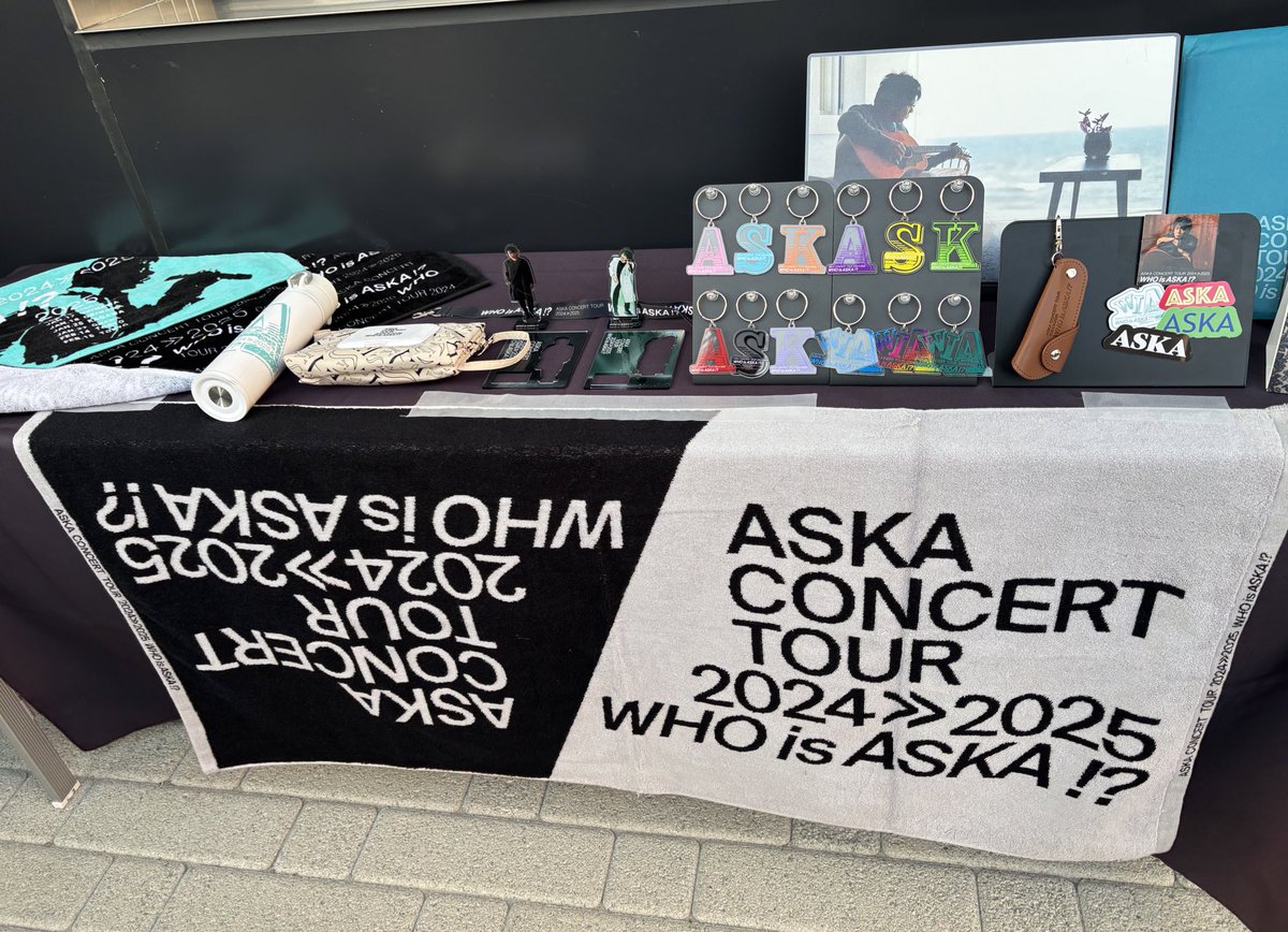 jackie_aska's tweet photo. NEWグッズが嬉しい☺️
🆕✨アクスタ✨その場で開封の儀😉
#ASKA さん
#ASKA_Live_Docking
#COMTECPORTBASE
#COMTEC_PORTBASE
#名古屋 #NAGOYA
#NEWグッズ
#Fellows遠征組
#アクスタ大好き
#遠征マストアイテム🤩 https://t.co/6eyhrXZgGs