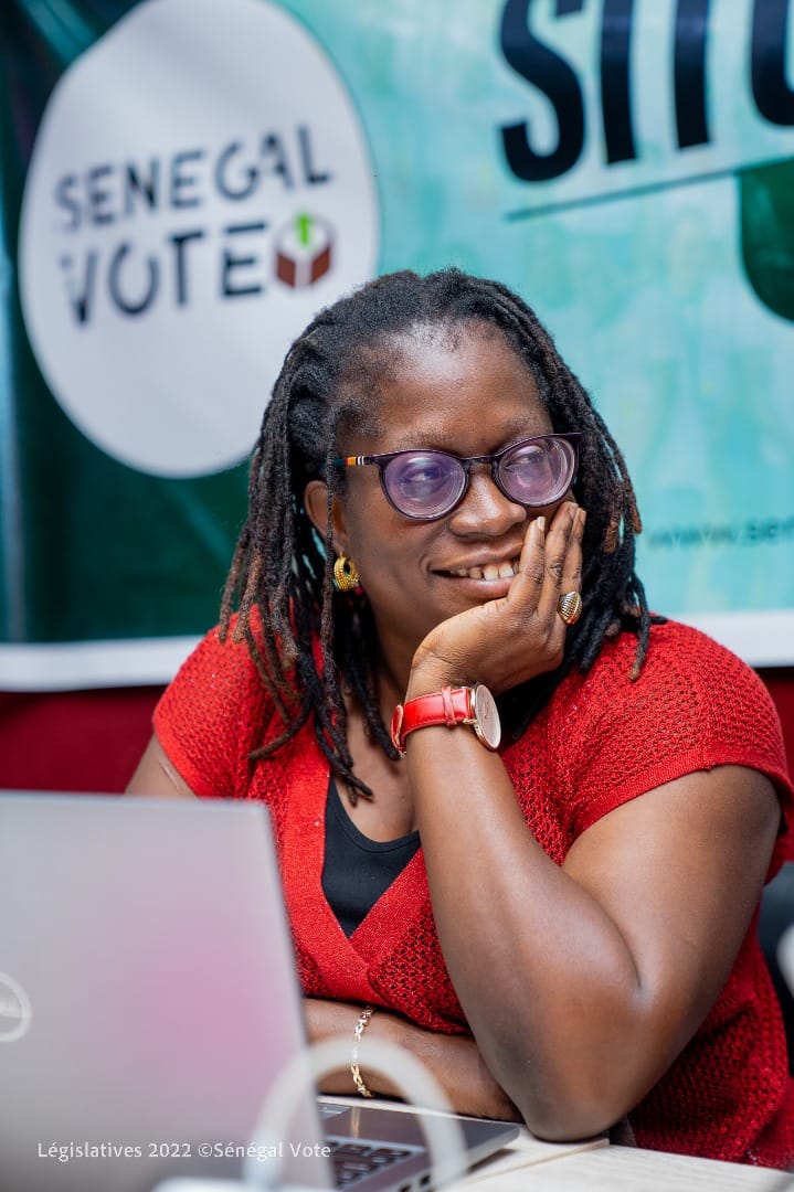 jalybadiane's tweet image. Tu me fais encore plus kiffé ma tête...
#workinggirl
#dreadlocks
#futurbossladay
#attitudeofgratitude