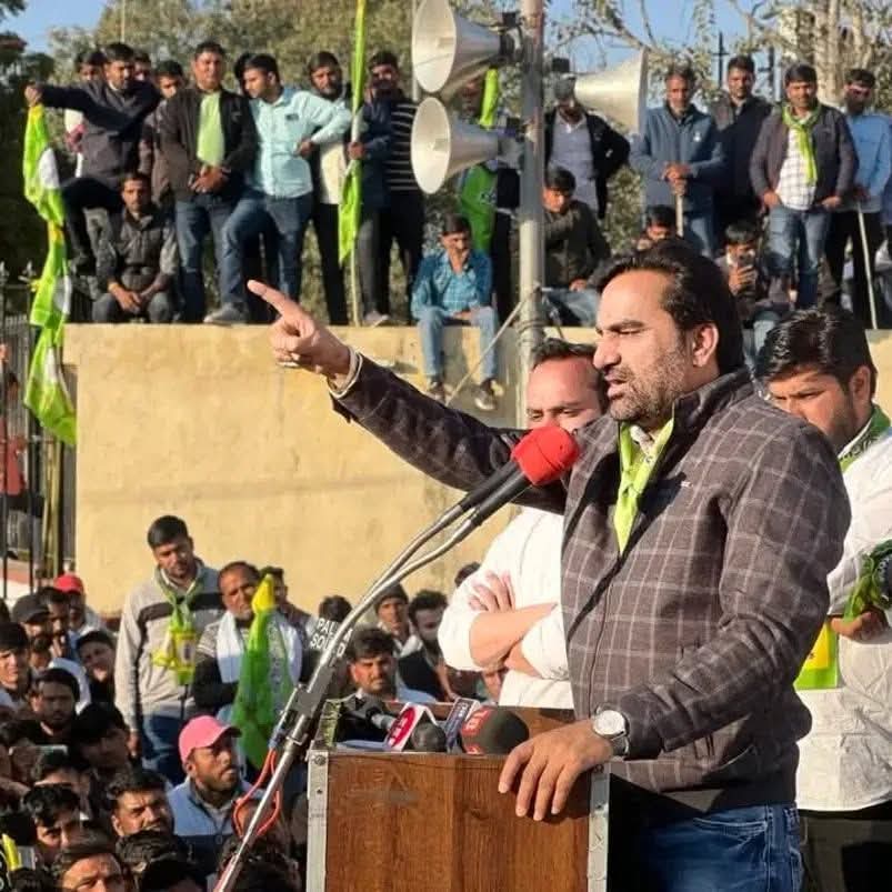 Vidyachoudhary0's tweet image. सियासत अगर ज़ंग चाहती है तो जंग लाजमी है!
#HanumanBeniwal #TeamHB