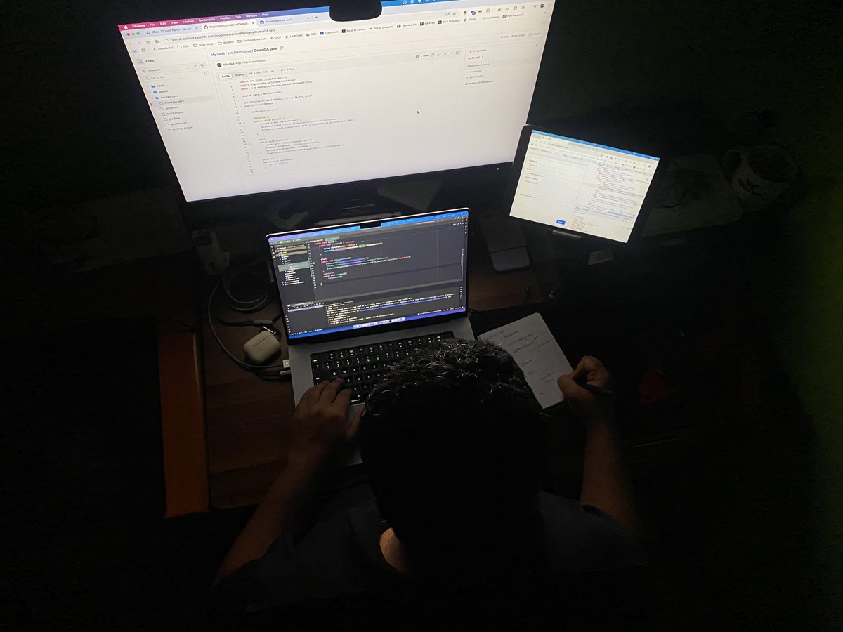 siraaajul's tweet image. Code. Debug. Repeat. 
💻⚙️ 
Late-night hustle mode: ON.  
#DevLife 
#CodingNight