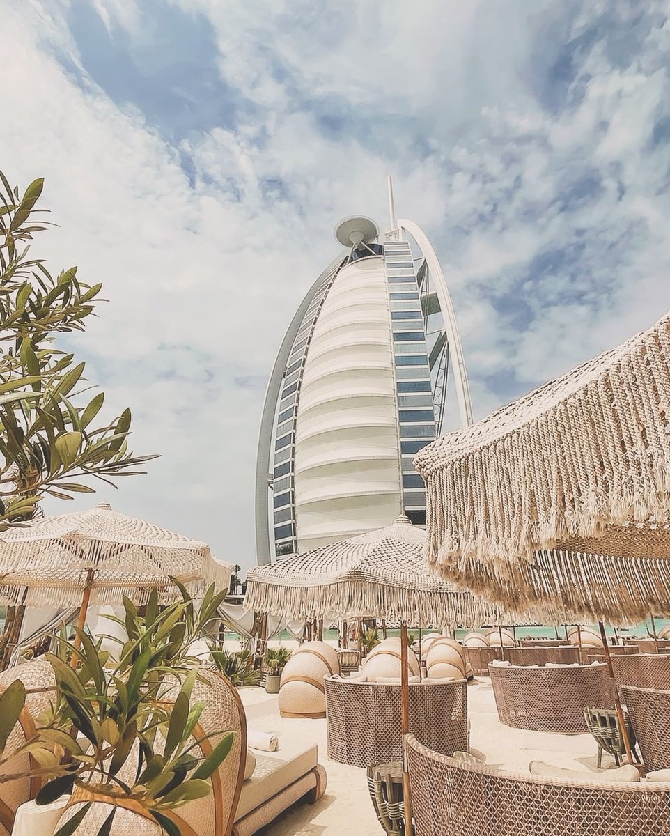 Наш план на выходной выглядит так:
Пляж, вкусная еда и вид на Бурдж! Кто с нами? ☀

📍 #VerdeBeachDubai #JumeirahBeachHotel #БурджАльАраб #ПосетитеДубай #ОтдыхВДубае #Дубай