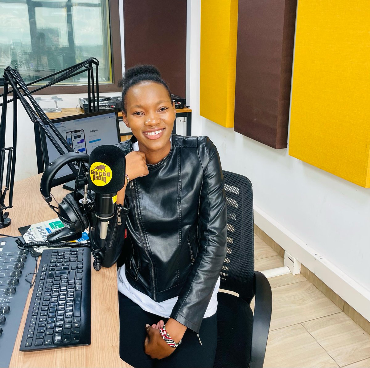 Easter Holiday inakutake aje ?
Githaa ni ya #Offside na
@curtiswakijeey x <a href="/KairetuKene001/">Double K</a> alongside Dj Giddy

Keep it locked !! Sports na Reggae itunice vile inafaa till 8pm  
Namba ya nangos : 0711443886