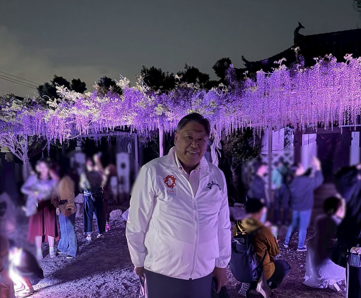 2019fujiidera's tweet photo. 【葛井寺春季特別記念行事】

阿弥陀二十五菩薩堂落慶記念 #天王寺楽所「雅亮会」による天王寺舞楽　法要、夜は藤棚のライトアップがおこなわれ多くの方が参拝に来られていました。
明日20日は14時より #御室金剛流御詠歌奉納（天王寺楽所雅売会）が行われます。
#藤井寺
#葛井寺
#Fujiidera
#千手観音 https://t.co/iEYVolUgjm