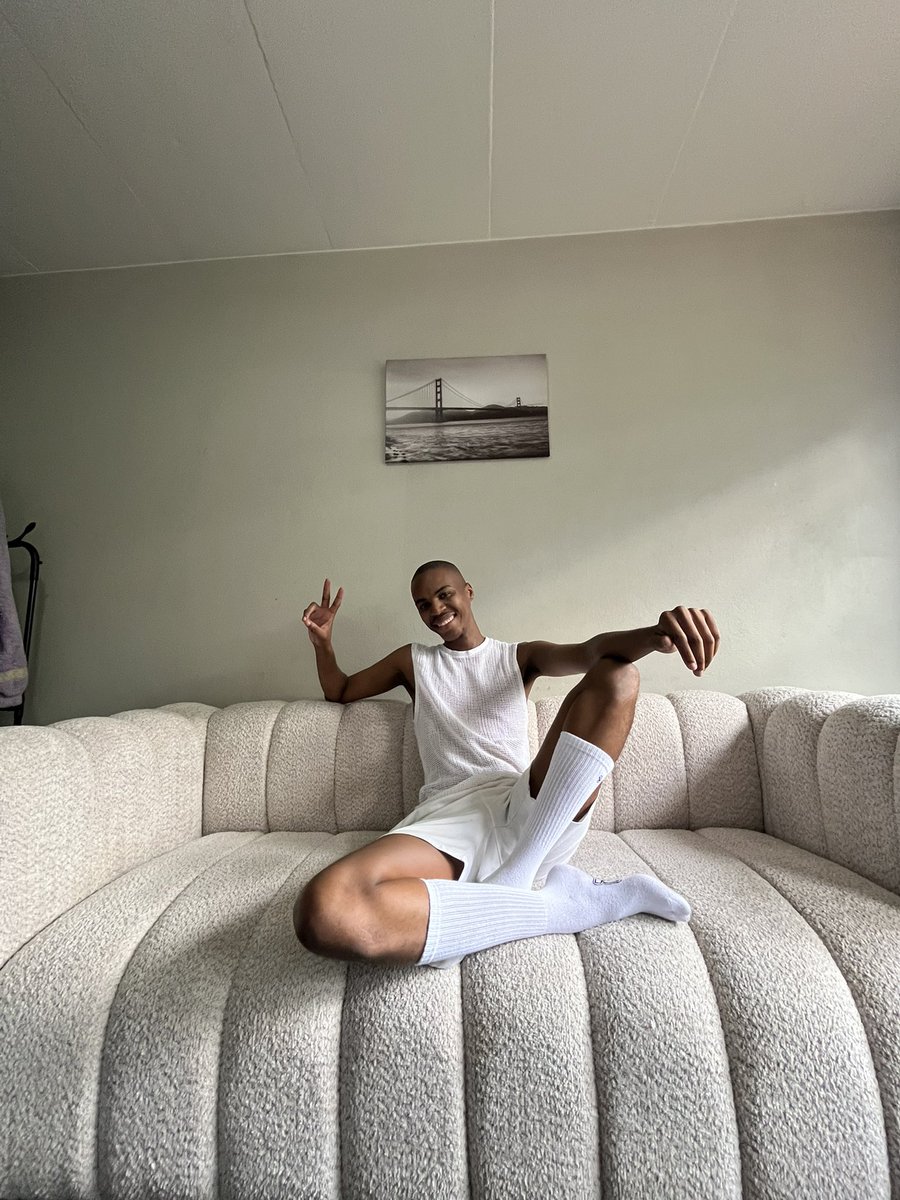 LethaboMakgoba's tweet photo. New couch. Never leaving my apartment 😳 https://t.co/oQB0fOF0Zo