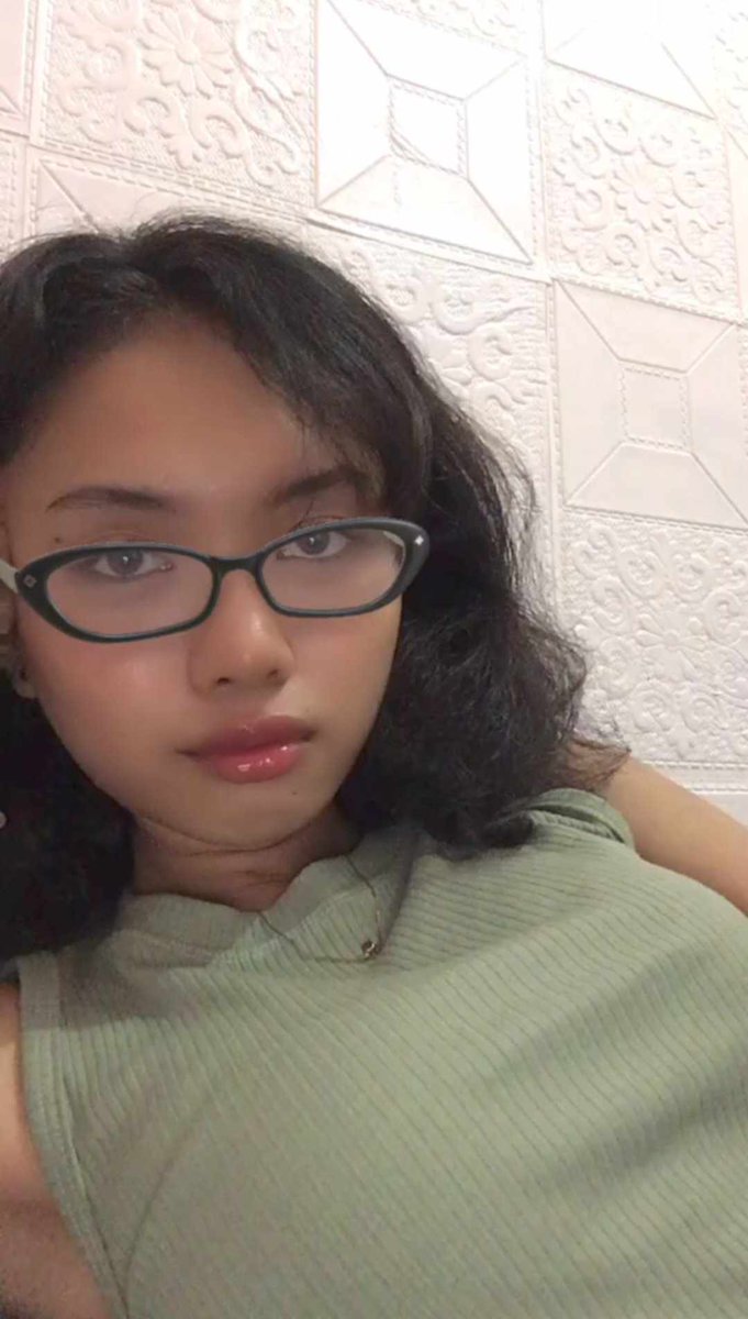 jullymae0316's tweet photo. 🤓 https://t.co/xMsCSmp1Pa