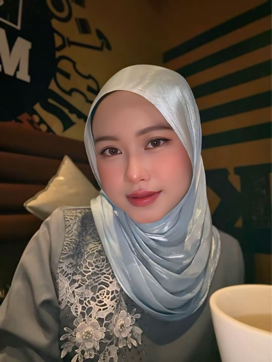 AinniA tweet media