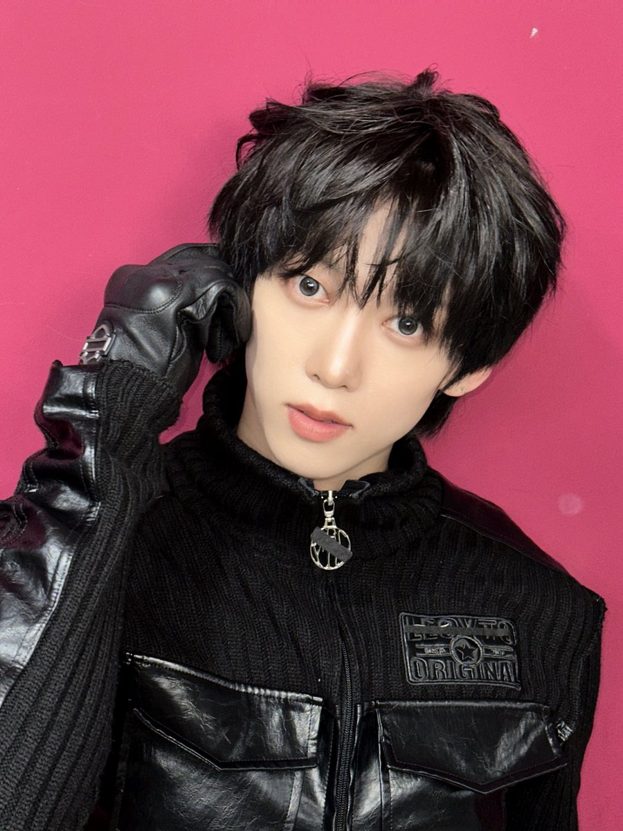 _AMPERSANDONE_'s tweet photo. 긁적긁적😗

#앰퍼샌드원 #AMPERSANDONE 
#나캠든 #KAMDEN https://t.co/mr69FpvFc5