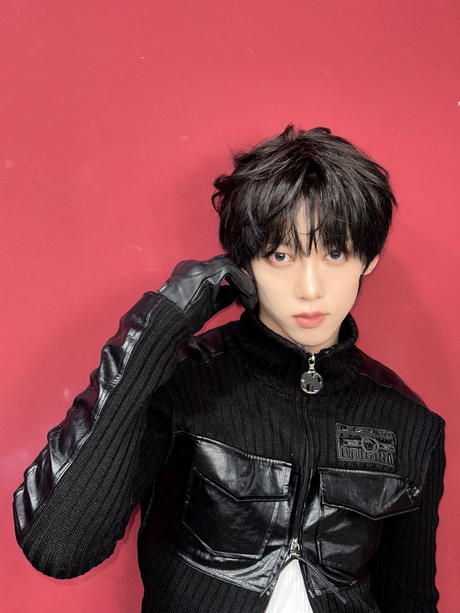 _AMPERSANDONE_'s tweet photo. 긁적긁적😗

#앰퍼샌드원 #AMPERSANDONE 
#나캠든 #KAMDEN https://t.co/mr69FpvFc5