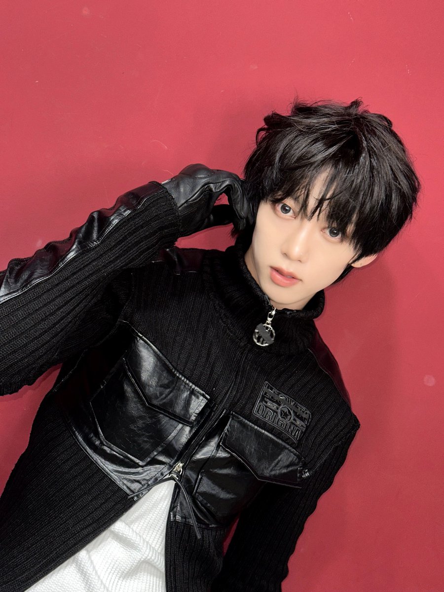 _AMPERSANDONE_'s tweet photo. 긁적긁적😗

#앰퍼샌드원 #AMPERSANDONE 
#나캠든 #KAMDEN https://t.co/mr69FpvFc5