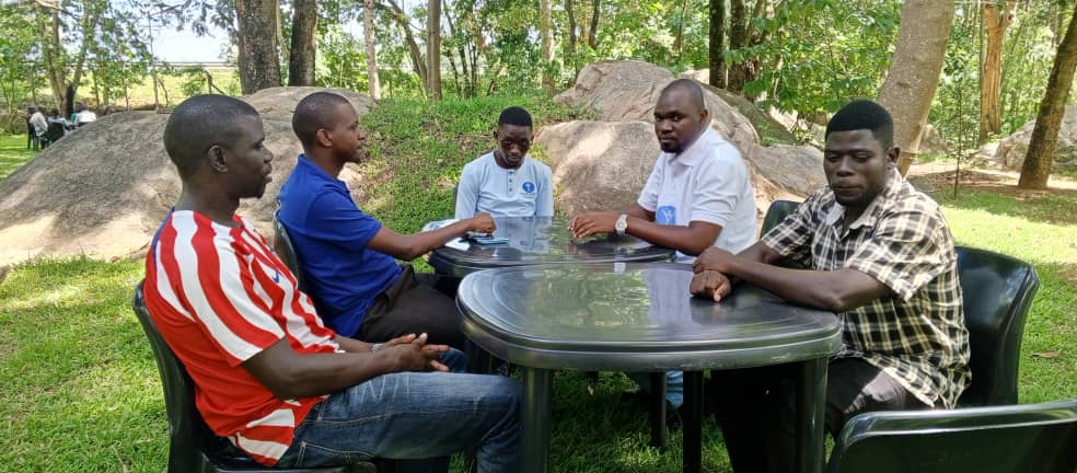 khuddamug's tweet photo. Respected Sadr Sahib #MKAUG Paid a courtesy visit to Kadama region.
#PeaceSymposium2025 https://t.co/N9i6A57WxZ