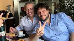 atlanticsurff's tweet photo. Es ultra kirchnerista, es intimo amigo de Alberto Fernández, Sergio Massa, y Juan Grabois. Lleva en su lista al delincuente de Pitu Salvatierra. En medio de la pandemia estuvo a favor de sacarle los fondos a la Ciudad para regalárselos a Kicillof e incrementar su patrimonio. Si en Mayo votas a Leandro Santoro, sos cómplice de esta asociación ilícita.👇👊💣🔥✌🏿