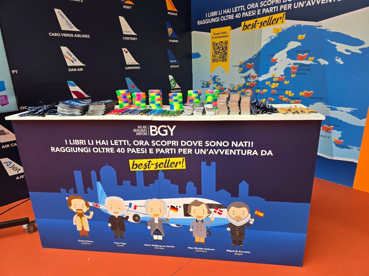 Il presidente di SACBO, Giovanni Sanga, alla cerimonia di taglio del nastro della Fiera dei Librai, apertasi sul Sentierone di Bergamo, con la presenza dello stand ufficiale di Milan Bergamo Airport