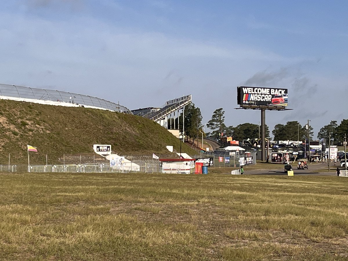 RockSpeedNews's tweet photo. It’s Raceday, Part 2!! https://t.co/xf1wEp6Qou