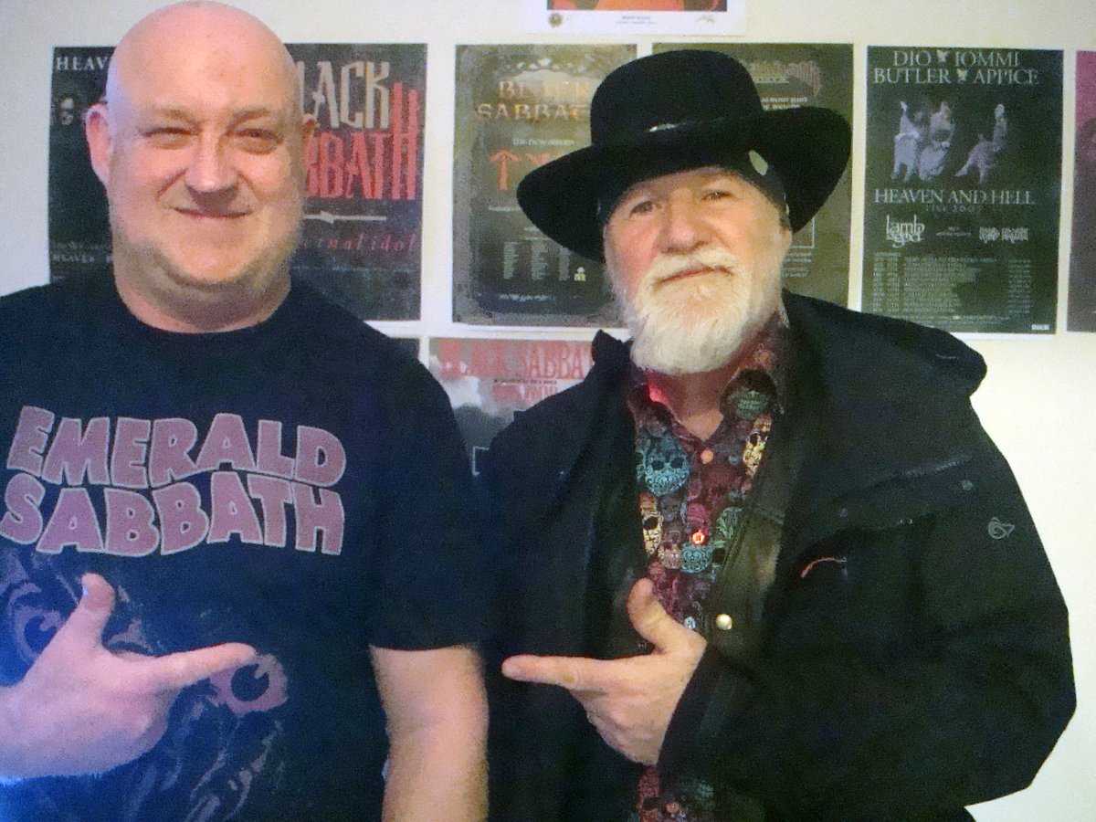 Happy birthday Tony Martin..Best wishes to you and have a great day..👍☘.