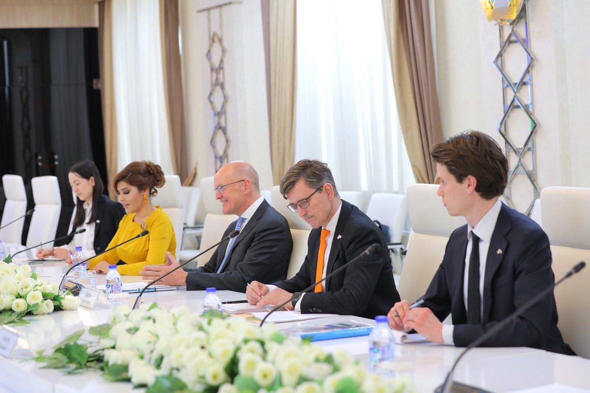 wjpgeerts's tweet image. Held discussions on #humanrights in Uzbekistan and Kazakhstan this week with human rights defenders, lawyers, journalists, members of the LGBTIQ+ community and with Uzbek and Kazakh authorities. We engage because we care. @NLinUzbekistan @NLinKazakhstan @DutchMFA