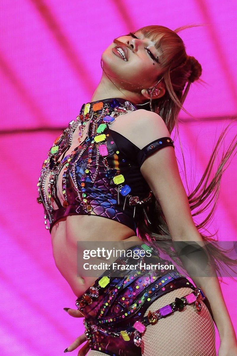 kamhomtheseries's tweet photo. Gettyที่ว่ารอดยาก แต่ลิซ่ารอด &amp;ทรงพลังทุกรูป

ROCKSTAR LISA COACHELLA  
#LISACHELLA #Coachella2025 https://t.co/UyLTEaRfcb