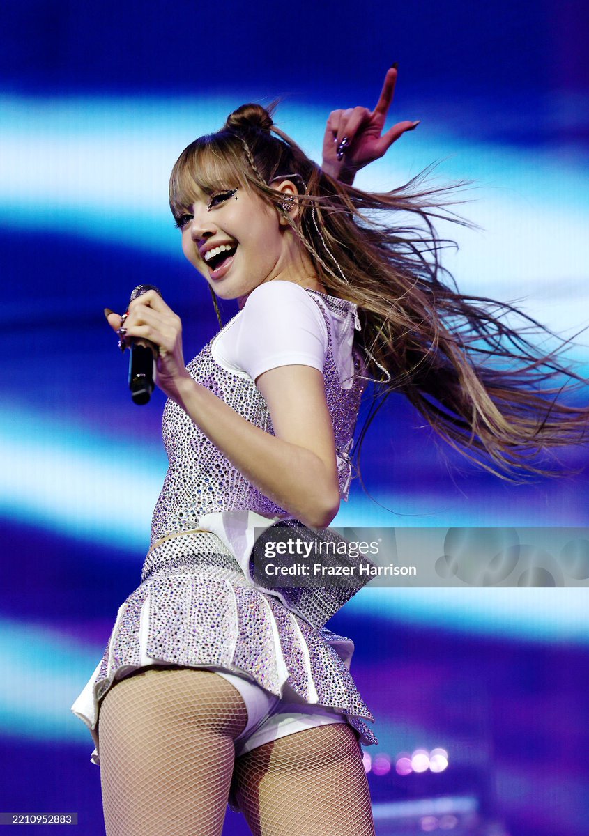 kamhomtheseries's tweet photo. Gettyที่ว่ารอดยาก แต่ลิซ่ารอด &amp;ทรงพลังทุกรูป

ROCKSTAR LISA COACHELLA  
#LISACHELLA #Coachella2025 https://t.co/UyLTEaRfcb