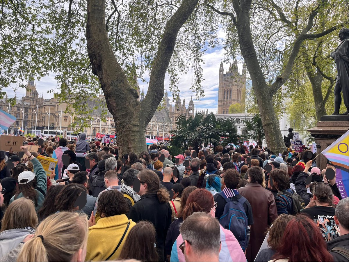 Parliament Square is FULL today - people spilling over into the road - thousands of people turned out to defend trans rights: trans people and c1s allies here to show transphobes that they haven’t won, not by a long way 🏳️‍⚧️🏳️‍🌈 #TransRightsAreHumanRights