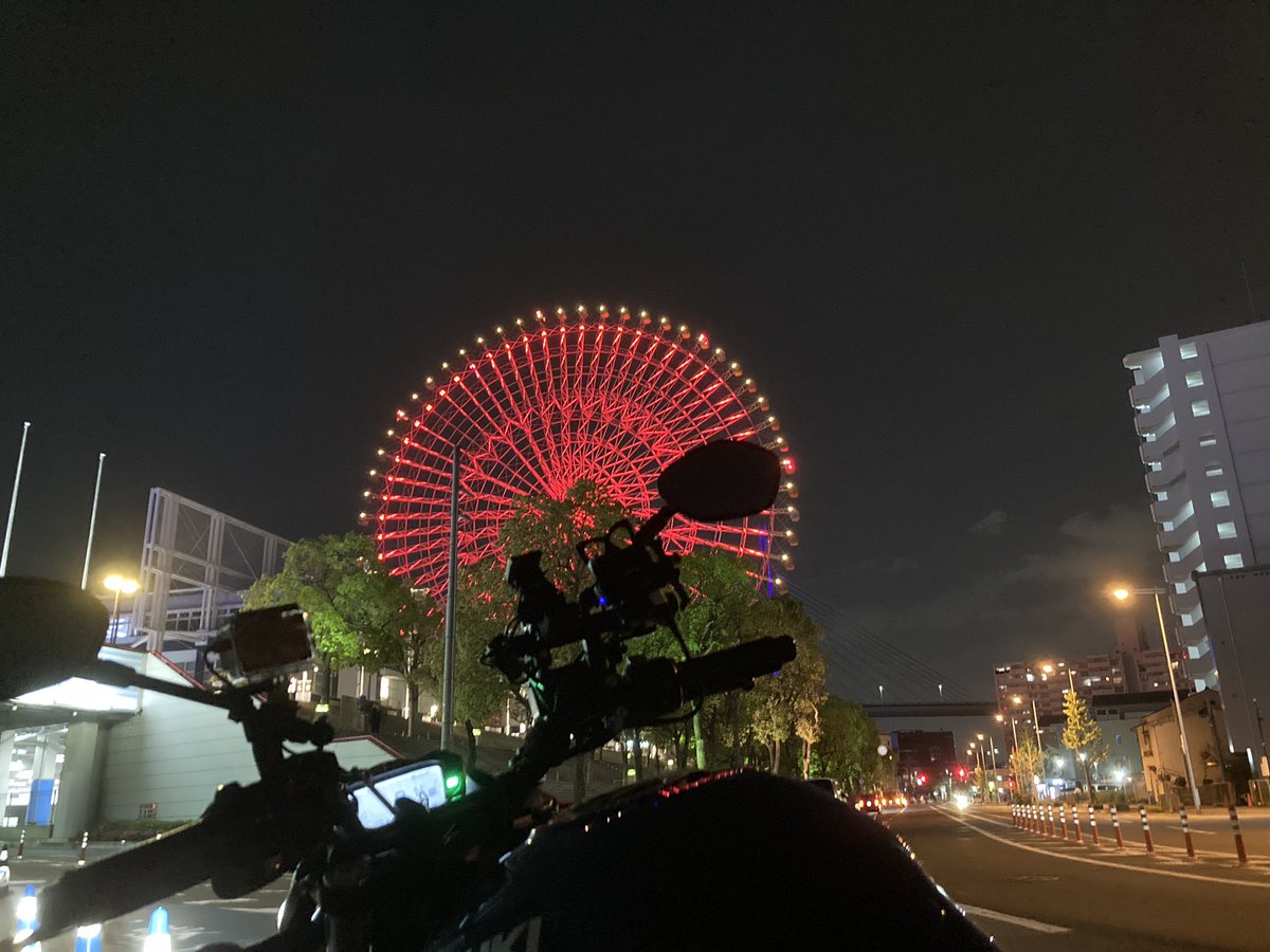 天保山　観覧車ナウ
#sv650
#ナイトツーリング