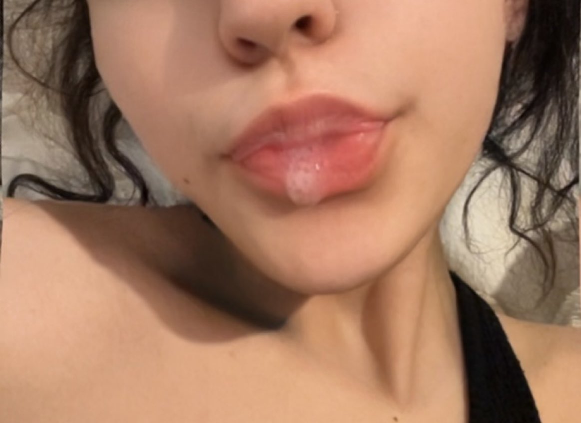 Wie viel würdest du abdrücken um zu sehen wie ein Alpha mich durchnimmt, und du Beta nur zusehen kannst?😂 Meld dich nur wenn auch Geld in der Tasche hast!
#findom #findomswiss #german #geldsklave #herrin