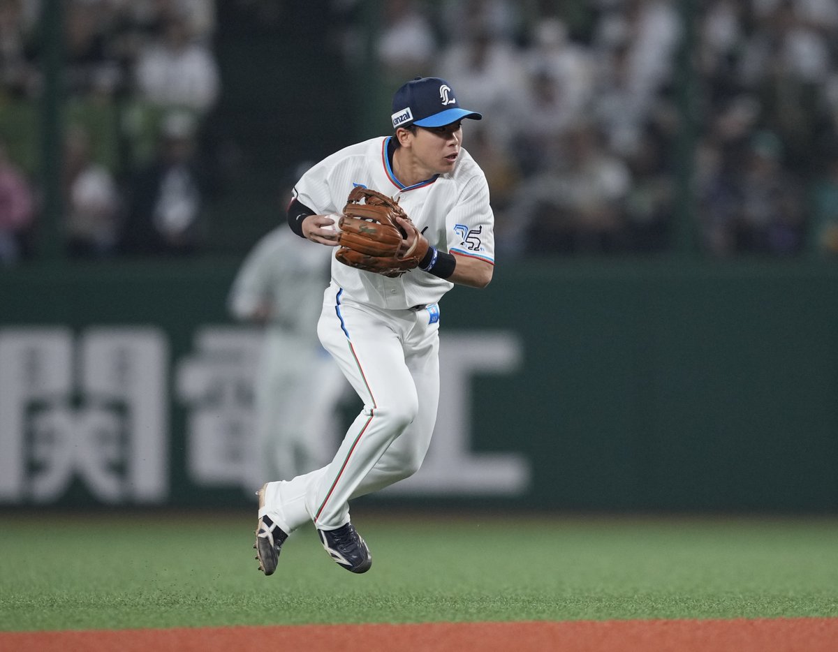 ラベルなしのスラッガー。 道具を見てしまうよね。 #Defencemonkey7