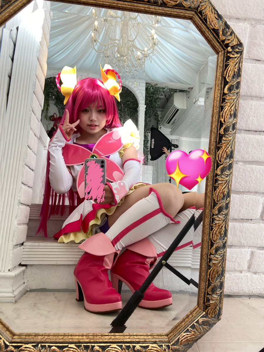 初めてのスタジオ撮影‼️
めちゃ楽しかったぁー！！ブーツかわちい💞
ピースの手の横に注目👀