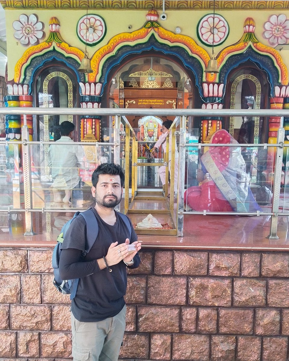 anujpareeek's tweet photo. 🚩 प्राचीन और जागृत स्थान धरतीपुत्र मंगल देव मंदिर में आज दर्शन करने का सौभाग्य मिला। यह विश्व की एकमात्र ऐसी मूर्ति है, जो मंगलदेव के वास्तविक स्वरूप में हैं। 
यहां 'भूमाता' यानी धरती माता और 'पंचमुखी हनुमान' मंदिर भी है। दुनिया का पहला भूमाता मंदिर यहीं पर होना माना जाता है https://t.co/6RwJt2TWwk