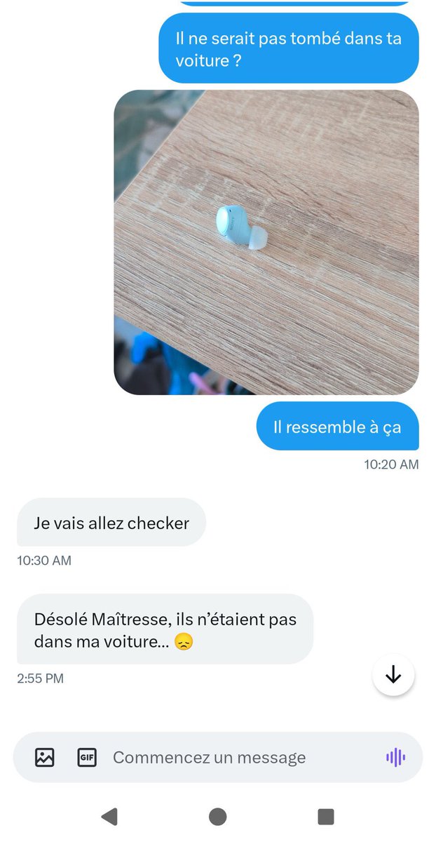 Divine_deesse0's tweet photo. Oups, plus d'écouteurs. Mon jouet panique et fonce m'en trouver des meilleures. Il sait que je déteste attendre https://t.co/DhTzpTdfKi
