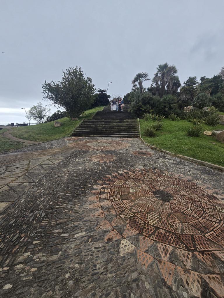 Great morning so far!  We did a cable car ride to the barceloneta beach.