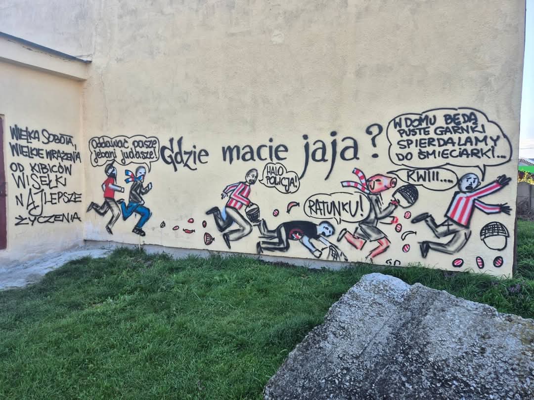 cityboykrk's tweet photo. Wesołych Świąt!
Wisła Graffiti /fb.
#WisłaTwitter https://t.co/a37tVQLZj5
