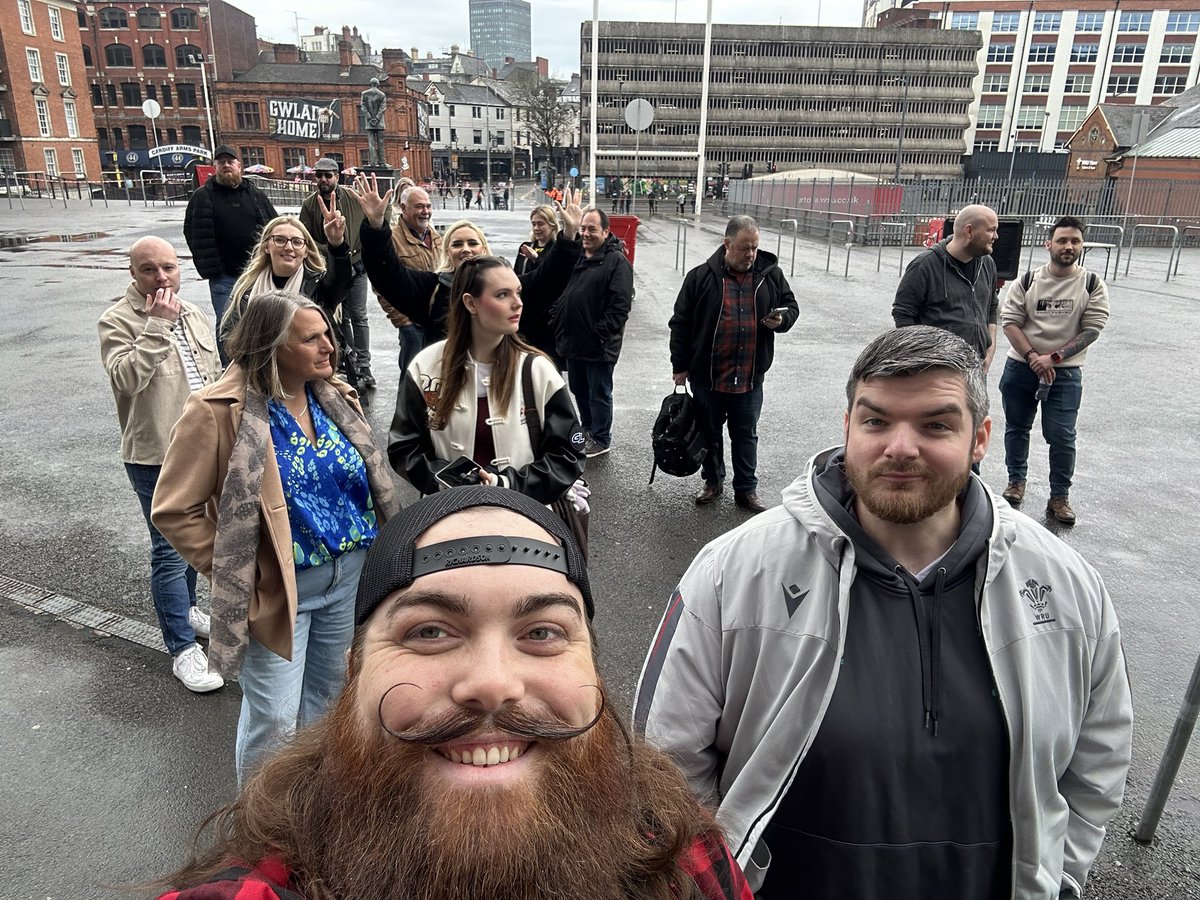 CarltonTheWelsh's tweet photo. @EsportsWales Cheeky day out with @EsportsWales! https://t.co/XDVnKLIe0W