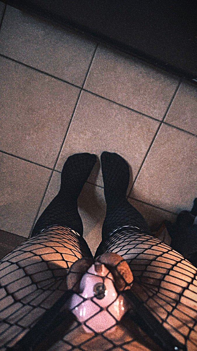 irisgoonin's tweet photo. Who want's too meetup with a caged thicc thighed sissy? Accepting most people DM ME:) Cleveland Area (Will Travel) https://t.co/ysWvC8vx9J