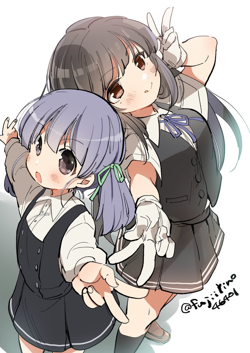 fujiirino46401's tweet photo. 早潮＆大潮！ぴーすぴーす！　
#艦これ　#早潮進水日　#大潮進水日 https://t.co/AO0oPn6U0R
