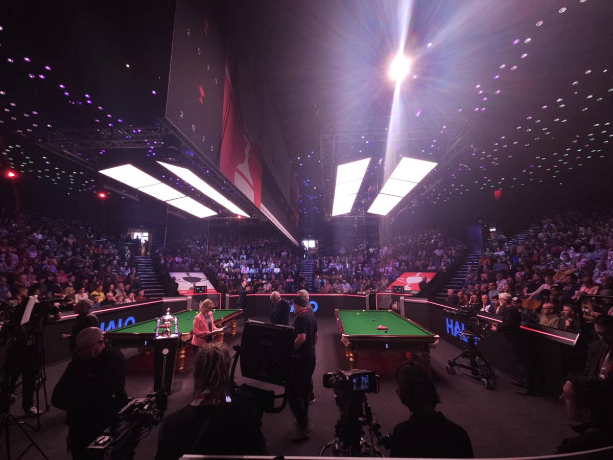 KevinDabrowsk10's tweet photo. Wishing Małgorzata Kanieska a wonderful day on her Crucible debut day 🙌 https://t.co/yjOQkg9roB