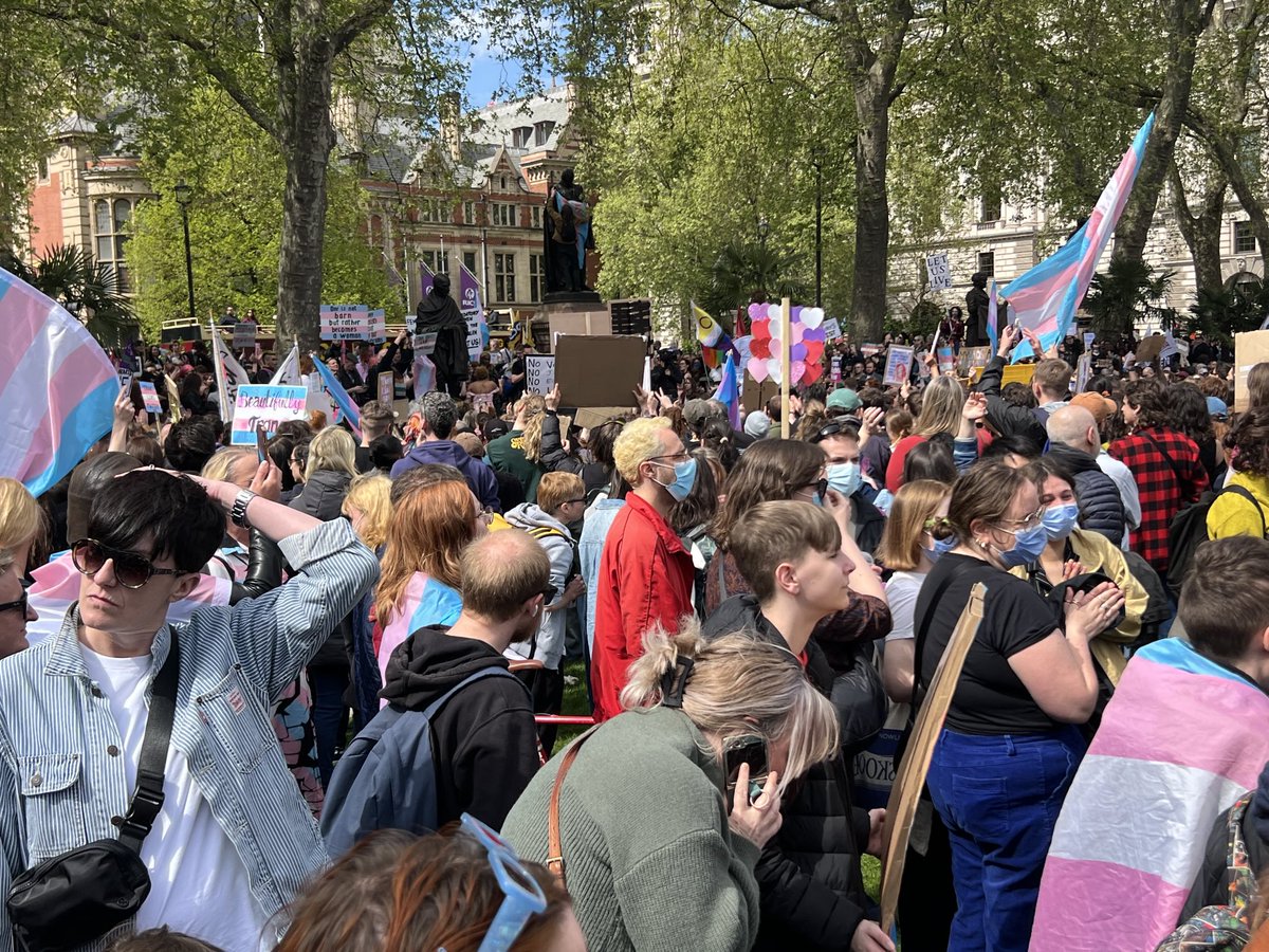 GyllKing's tweet photo. Tens of thousands in Parliament Square today to stand in solidarity with trans men &amp; women. https://t.co/KyrsVuCngD