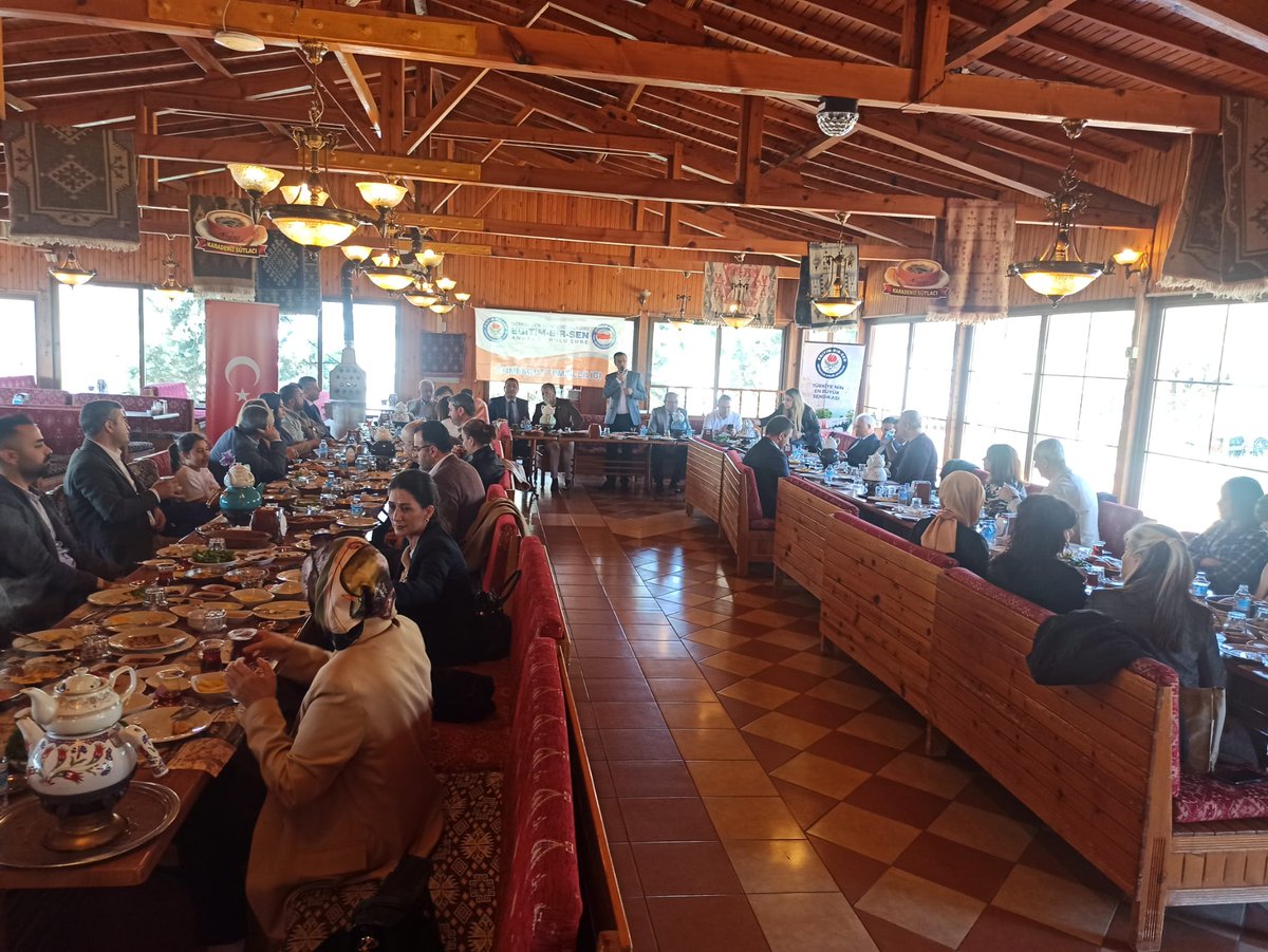 Etimesgut Temsilciliğimizin  hazırlamış olduğu  idareci ve işyeri temsilcileri istişare toplnt.gerçeklestirdik.

Eğtim-Öğretim ve sendikal paylaşımlar üzerine paylaşımlarda bulunduk.
 <a href="/OSMANYURTCU/">OSMAN YURTCU</a> ya ve yönetimine bu organizasyon için teşekkür ederiz

<a href="/EgitimBirSen/">Eğitim-Bir-Sen</a> 
<a href="/_aliyalcin_/">Ali YALÇIN</a>